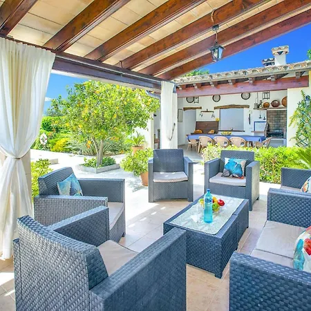 Vila Solivellas By